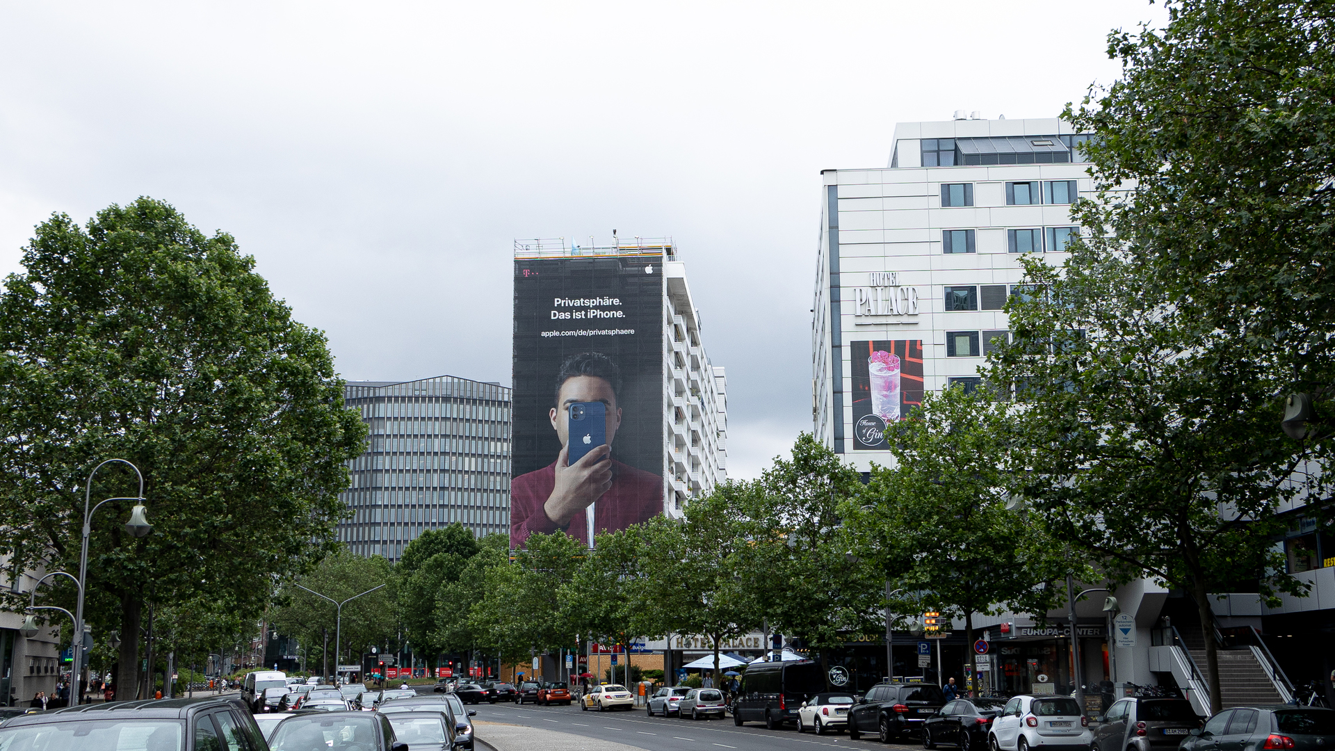 Outdoor Advertisement: Advantages and Disadvantages of a Marketing Original