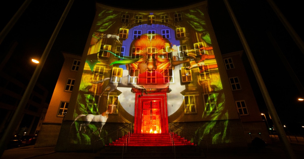 Video mapping on buildings brings ideas to life | Basa Studio