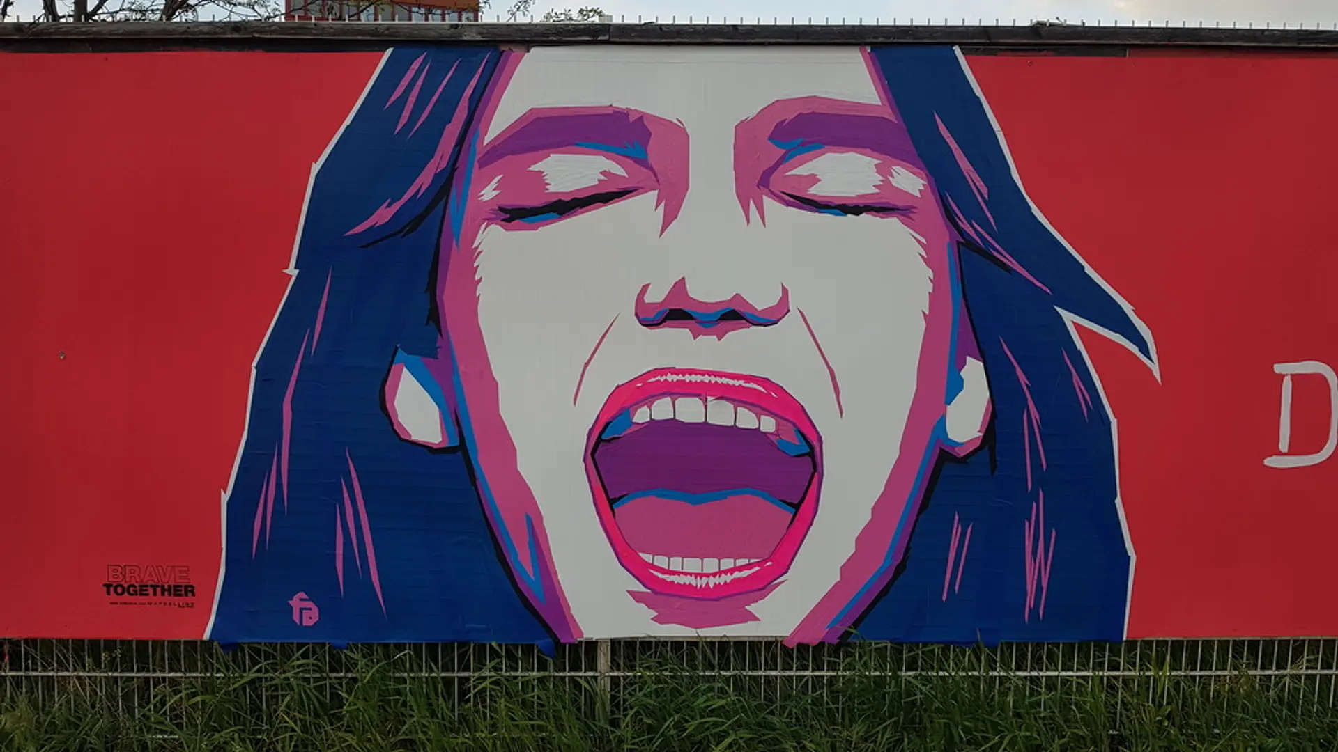 Mural Advertising That Earns Attention: Maybelline Berlin