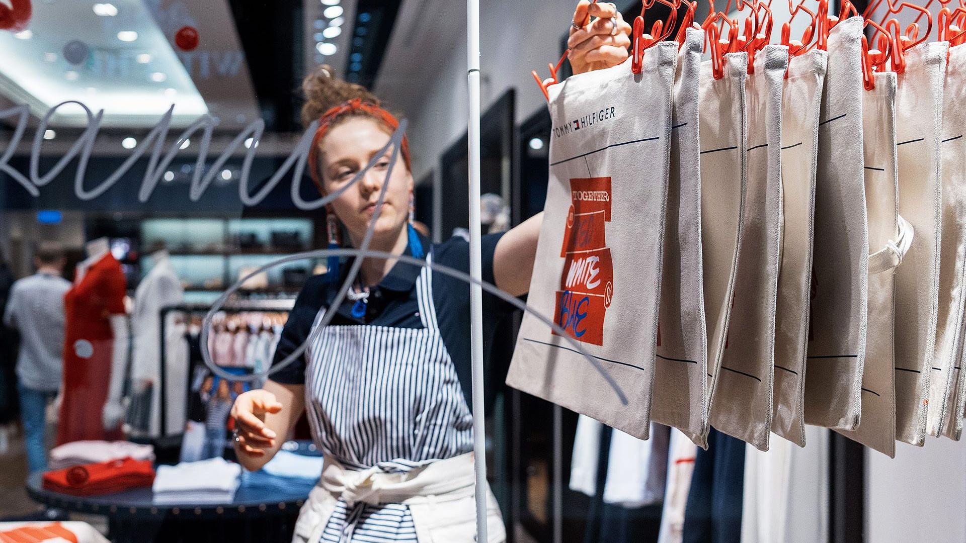 Brand Activation Campaign: Tommy Hilfiger Tote Personalisation